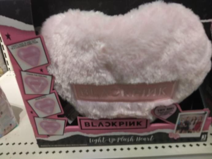 Have you ever heard of the girl group blackpink and what do you think of these blackpink accessories?