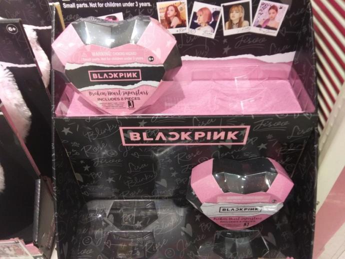 Have you ever heard of the girl group blackpink and what do you think of these blackpink accessories?