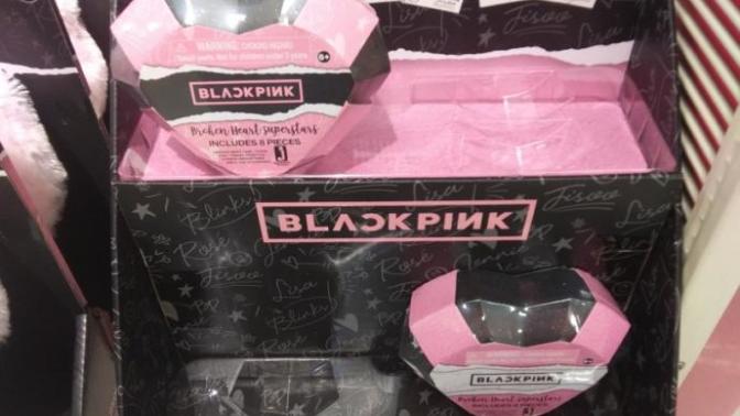 Have you ever heard of the girl group blackpink and what do you think of these blackpink accessories?