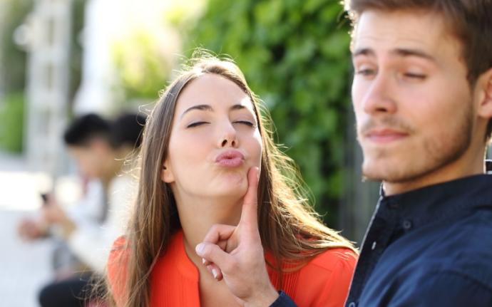 Should we kiss on a first date?