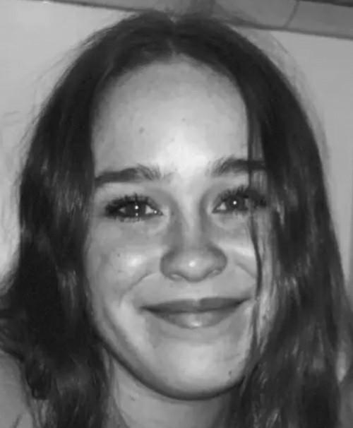 Does she look like Adele?