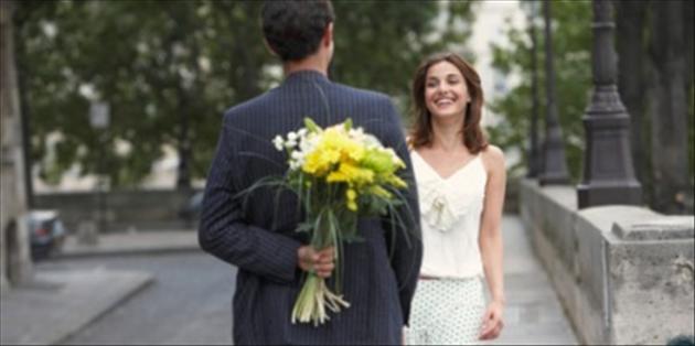 Is a guy giving a girl flowers a thing of the past?