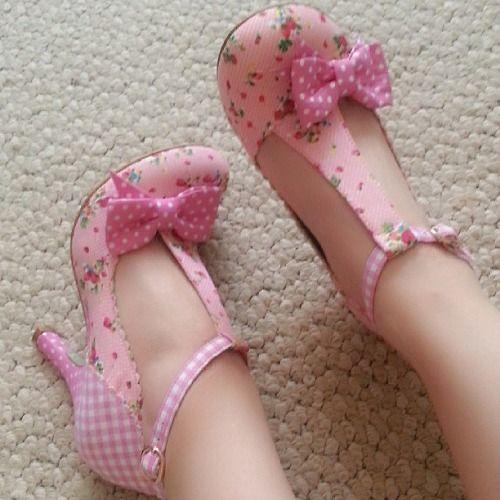 Guys, which heels on a girl for a flirty date?