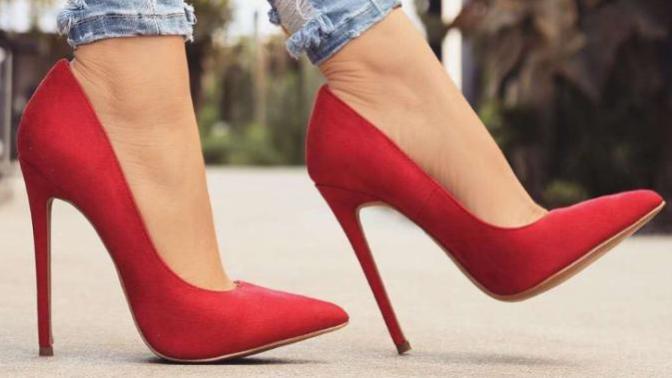 Guys, which heels on a girl for a flirty date?