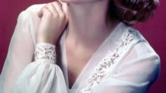 Do you think this woman is pretty?