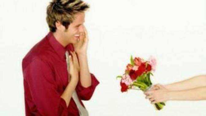 Is it okay to send flowers to a guy?