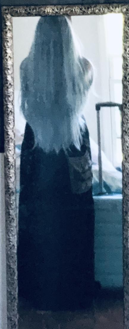 Iām bending way back.. Iām not 4 feet tall š