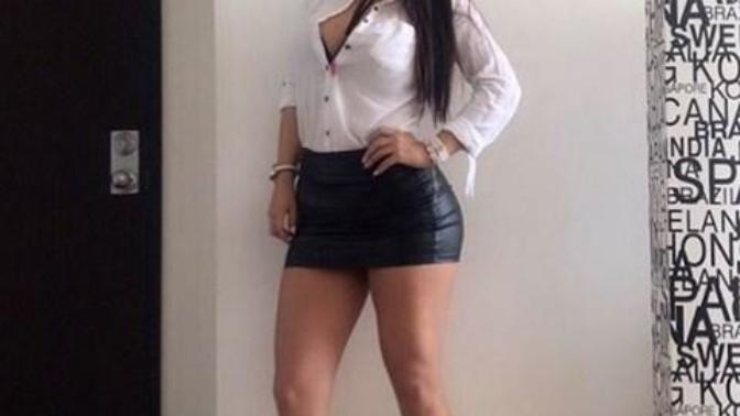 Which way is Columbian model, Stefania Sanchez, best dressed?