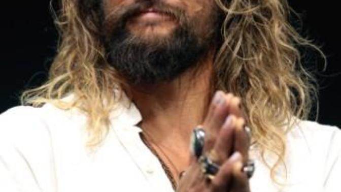 Would every man look attractive if they had the exact same hairstyle and beard as Jason Momoa?