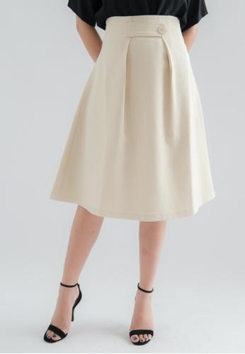 Are knee length skirts too old fashioned / too prude? Can they be part of a casual outfit?