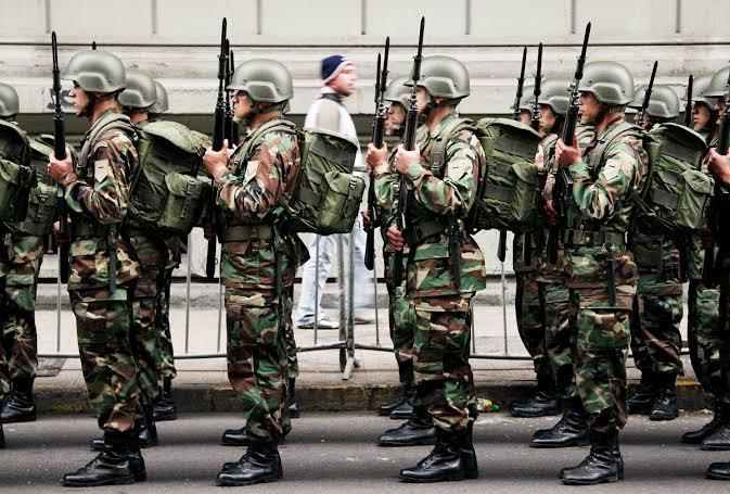 Should military service be obligatory for men?