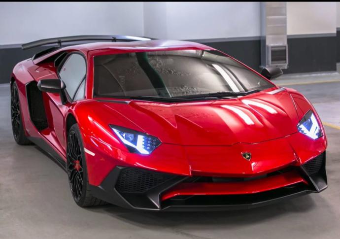 I fell in love with Lamborghini ever since I first saw a Diablo when I was a kid. Aventador is my favorite one to date.