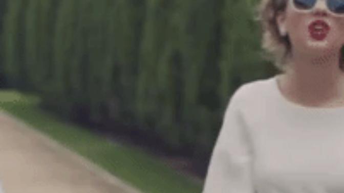 How do they film music videos where the singer sings in them?