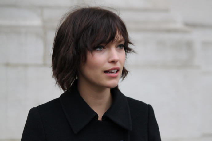 Girls with short hair and bangs - Yay or Nay?