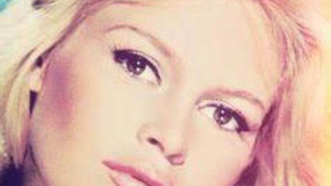 Is it harsh that I dumped my boyfriend because he doesn’t like my eye color?