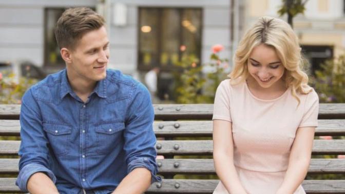 How do I ask an introvert girl out on a date?