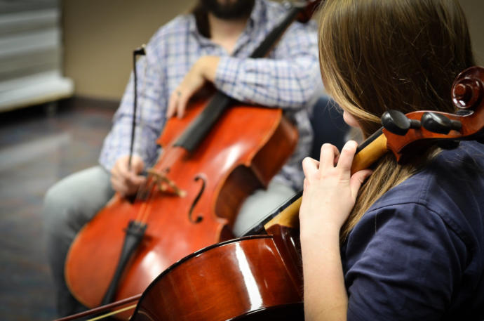 Im thinking about Taking Private Music Lessons at a Music Teachers House. We Wont Be Wearing Masks, but Will Do Social Distancing. Safe or Not?