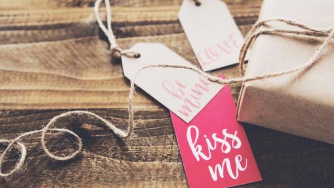 What are the most cute and affordable date or gift ideas for anniversaries?