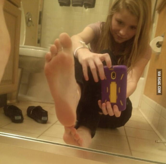 Would you date someone with 4 toes on each foot?