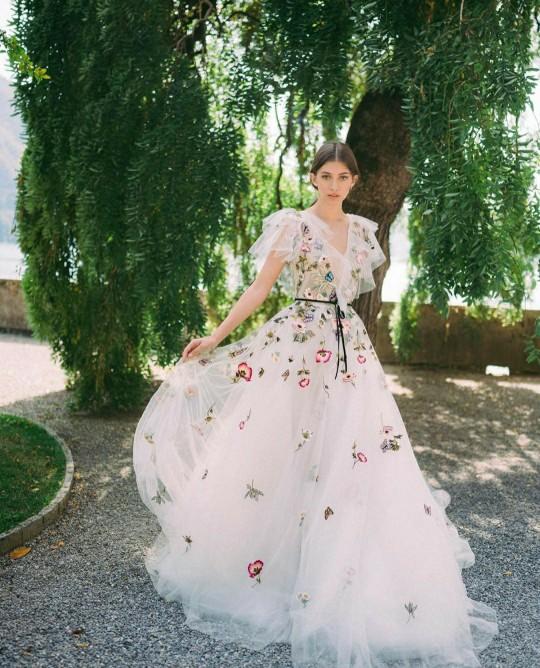 If you are planning on getting married, what colour would you like your dress to be?