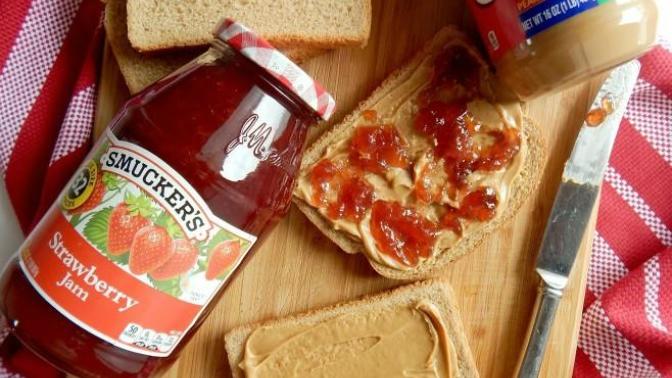 How many knives do you use to make a peanut butter and jelly sandwich?