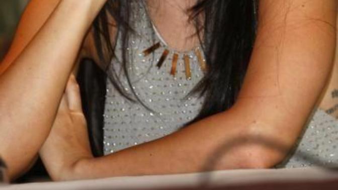 Do you think this woman looks like Megan Fox?