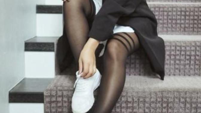 What do you think of pairing nylons with tennis shoes?