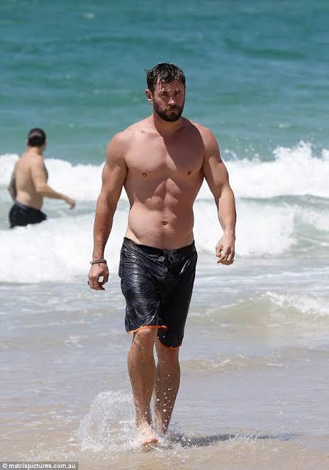 Do girls want muscular guys or skinny guys?