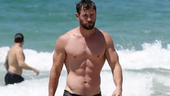 Do girls want muscular guys or skinny guys?