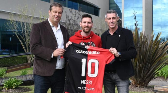 Where should Lionel Messi Go? Should Messi leave Barcelona? What club would you like to see him play for?