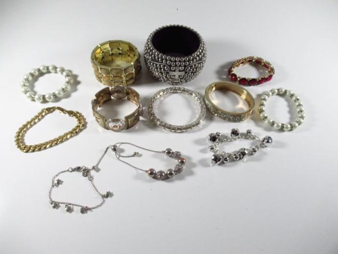 New auction , not great but I think there is gold and silver in it. ?