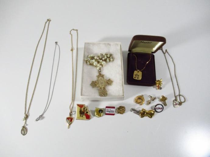 New auction , not great but I think there is gold and silver in it. ?