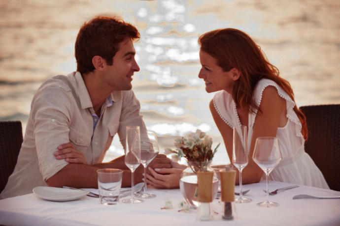 When you are on a date, do you want, or not want, to hear about the other persons past relationships?