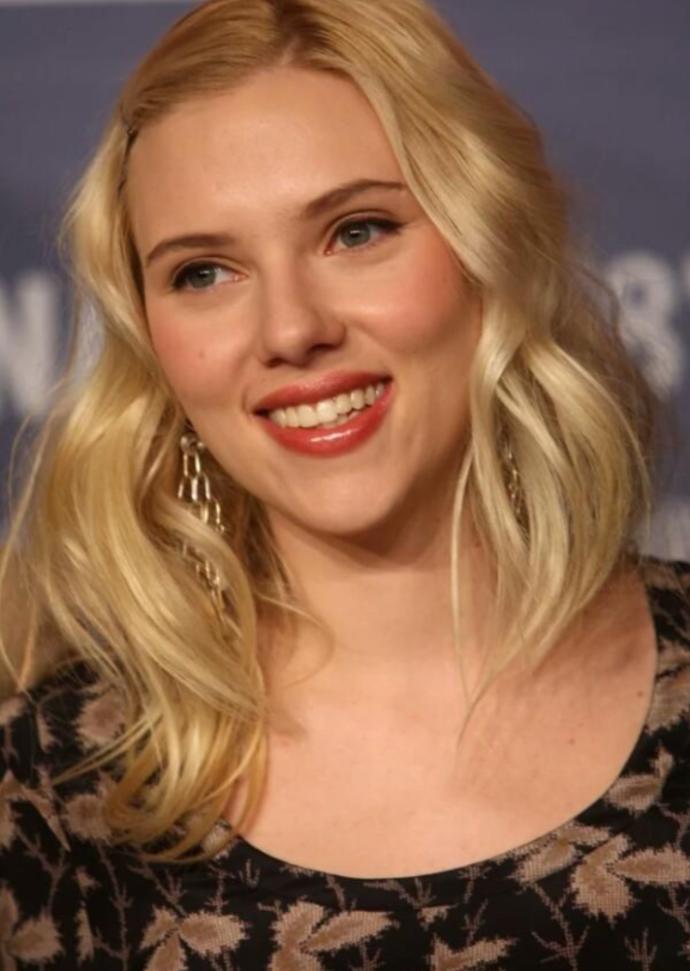 Which actress do you think is the prettiest - Natalie Portman, Scarlett Johansson or Jessica Alba?
