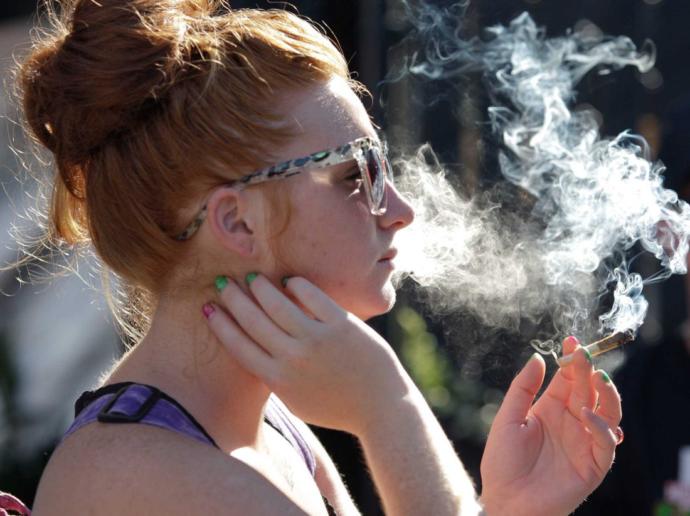 Guys, exactly what type of smoking bothers you from a girl?