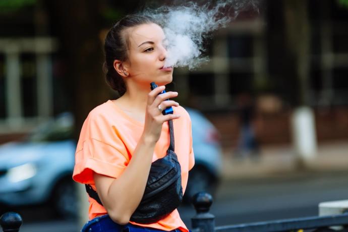 Guys, exactly what type of smoking bothers you from a girl?