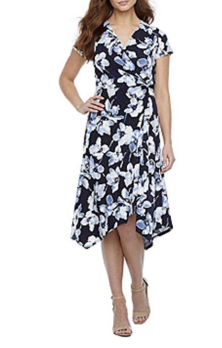 Guys, do you like older women outfits or younger girl outfits?