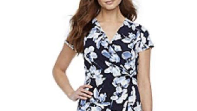 Guys, do you like older women outfits or younger girl outfits?