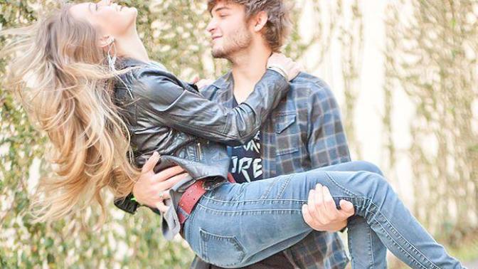 Girls, is it sexy and/or desirable to you to be picked up in a romantic situation by a guy/your guy?