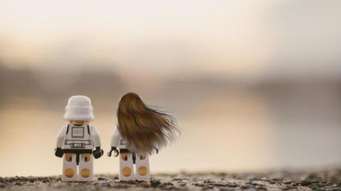 Do you think that men and women generally get along well together?