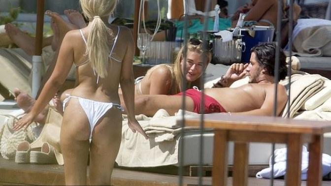 Which bikini bottom do you think looks best?