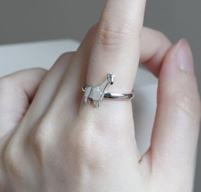 Which Giraffe ring looks cuter for daily wearing?