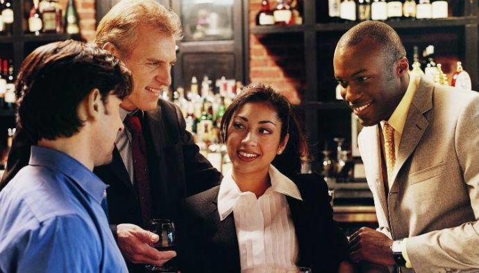 Is it better to have multiple boyfriends or girlfriends at a time? What are the pros and cons?