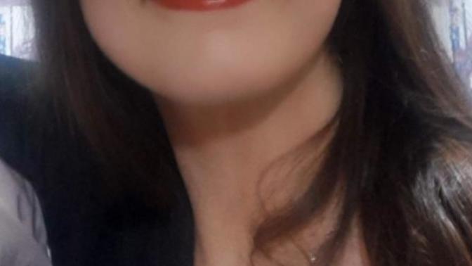 How do I look better : Naturally, with some make Up or with lots of make up? ? ?