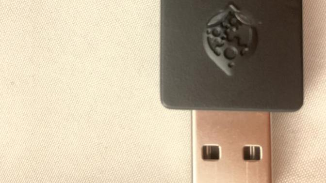 Can anyone tell me what this is and what brand?
