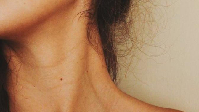 Is a girls nape hair attractive?