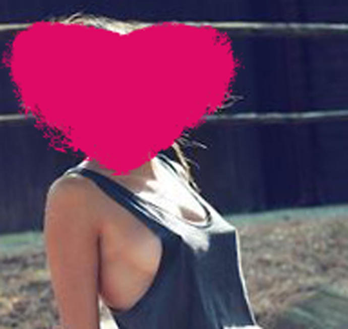 Which top is better for going out with a new guy? Heat wave starts tonite, going to be like 112 degrees. We are going to have a little picnic?