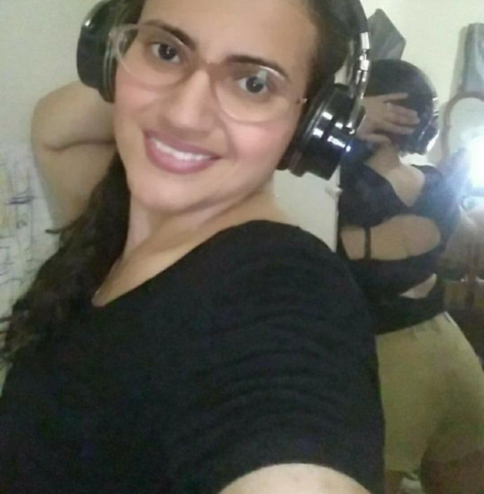Are bra straps or backs showing in outfits trendy or tacky?