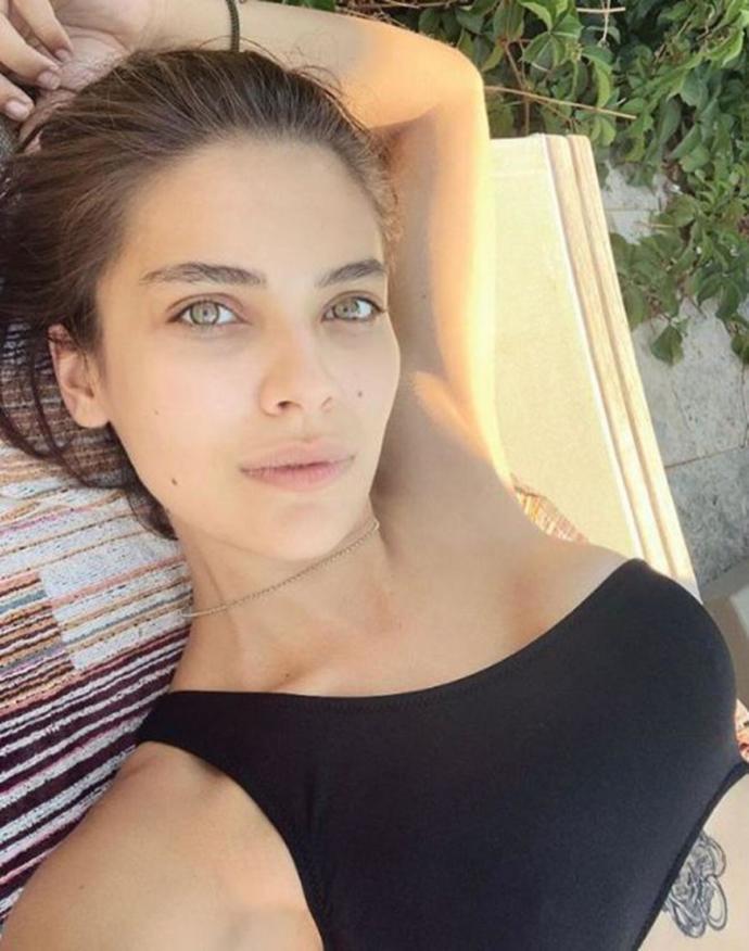 Which woman is more beautiful?