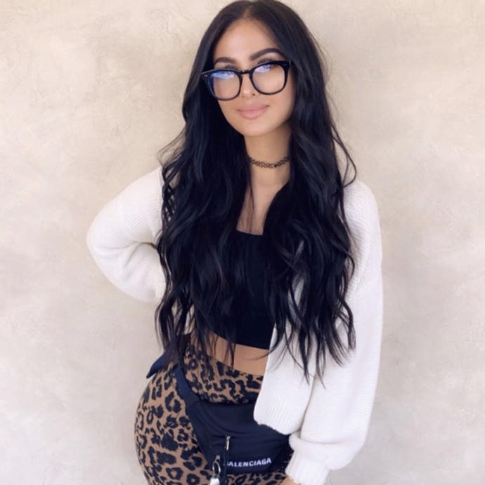 Do you like females with glasses?